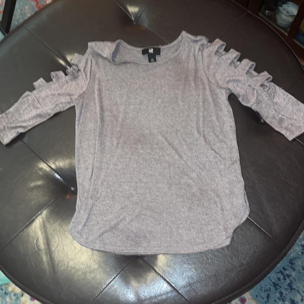 3/4 sleeve shirt